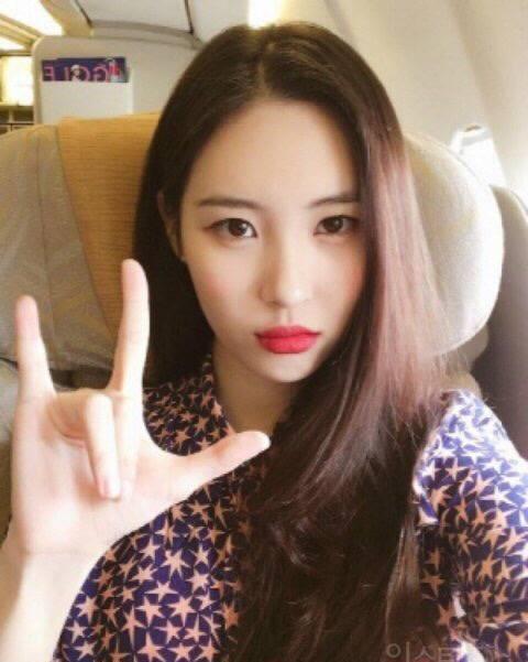 发际线高韩国女明星,揭秘韩国女明星的独特风采