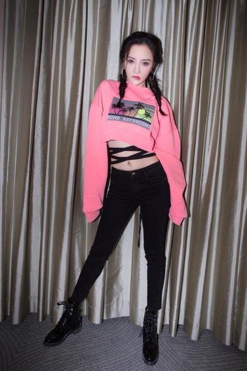 网红李小璐穿衣打扮图,网红辣妈的时尚秘籍