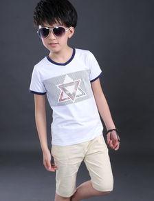 网红男童夏装霸气照片,萌态与霸气并存