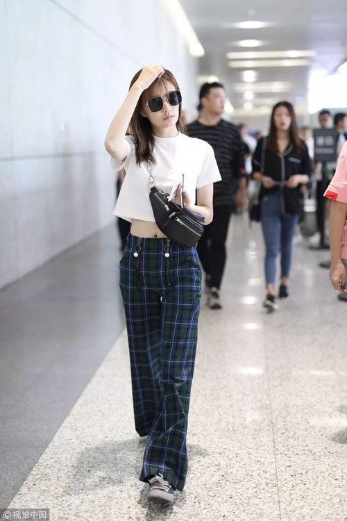 不露腿明星穿搭,不露腿明星的优雅穿搭解析