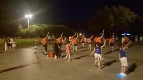 儿童吃瓜广场舞,儿童吃瓜广场舞，萌动社区新风尚