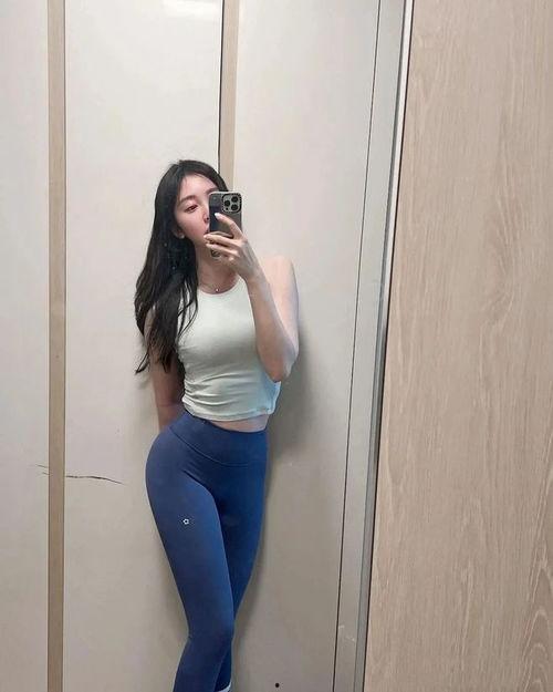 网红主播浴室自拍露脸,网红主播露脸引热议